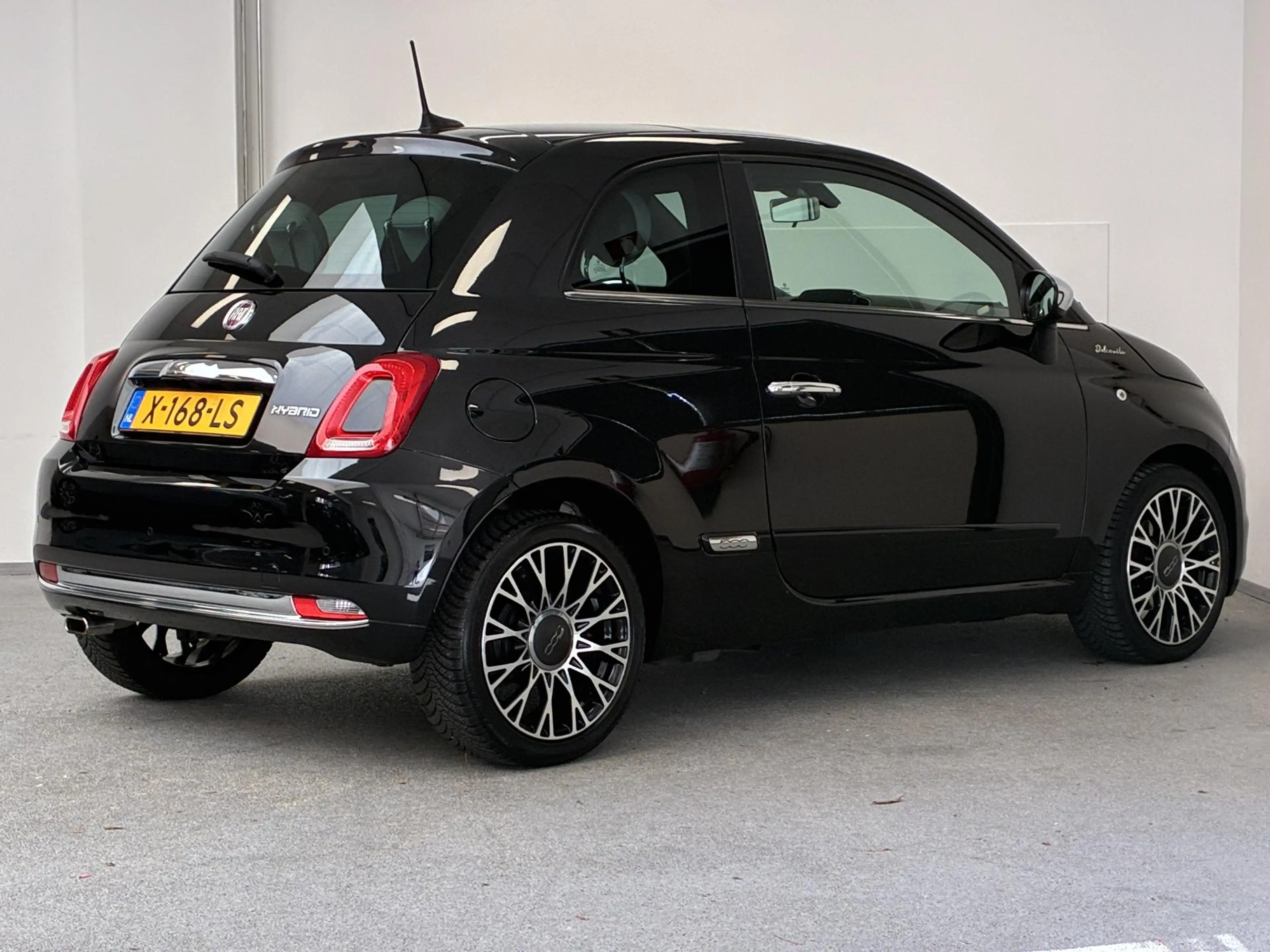Fiat 500 1.0 Hybrid Dolcevita | PANO | CARPLAY | PDC | — photo 2