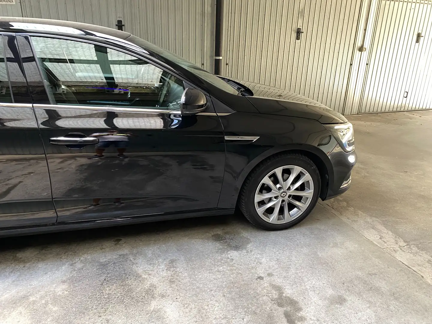 Renault Megane Megane IV 2016 1.5 dci energy Intens 110cv edc Nero - 2