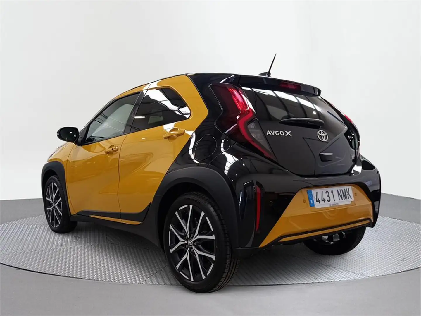Toyota Aygo X Hybrid MC26 1.5 116CV GR Sport - 2
