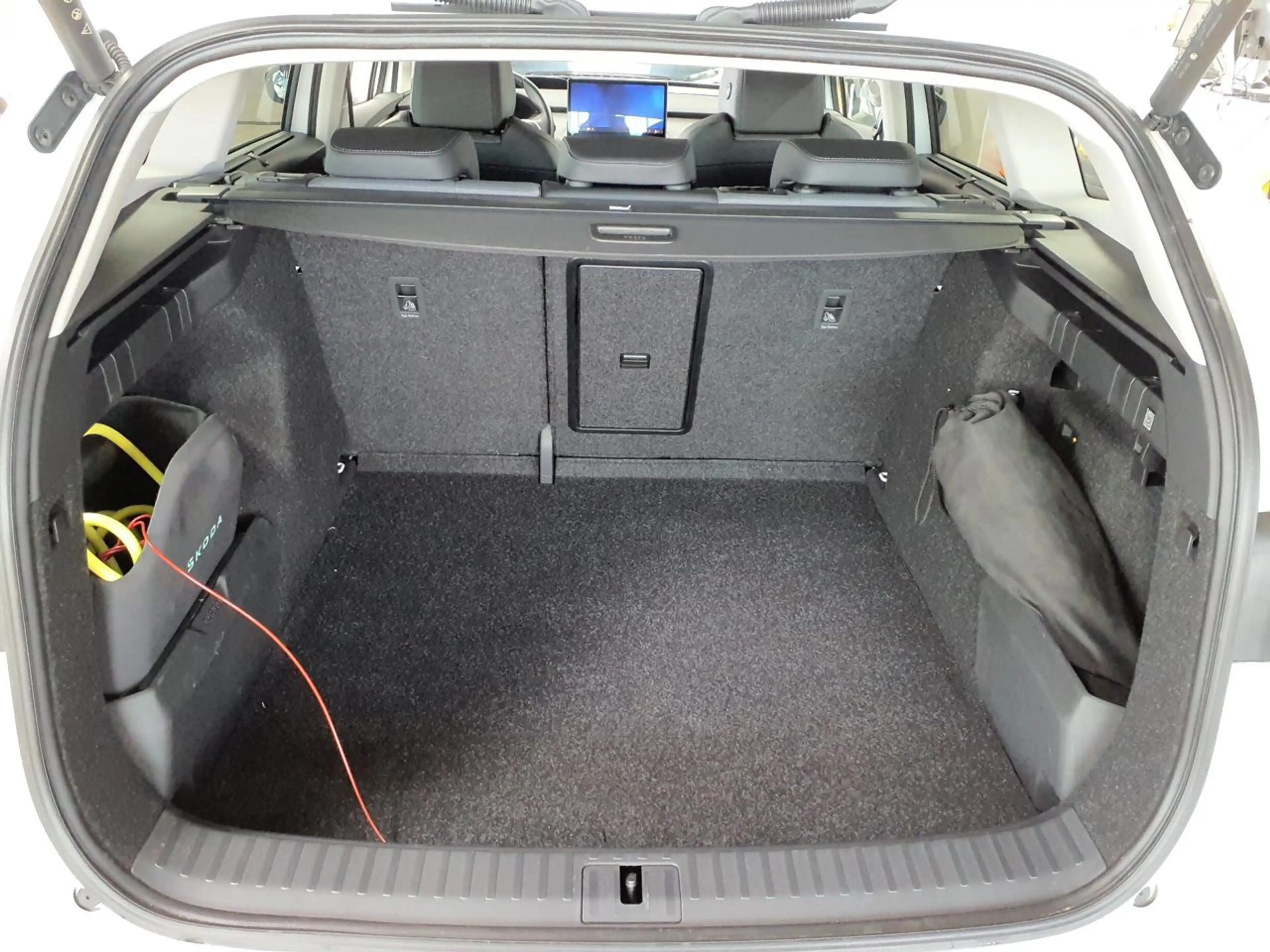 Skoda Enyaq 85 Advanced Pano Matrix HUD AHK AHK Pano — photo 7