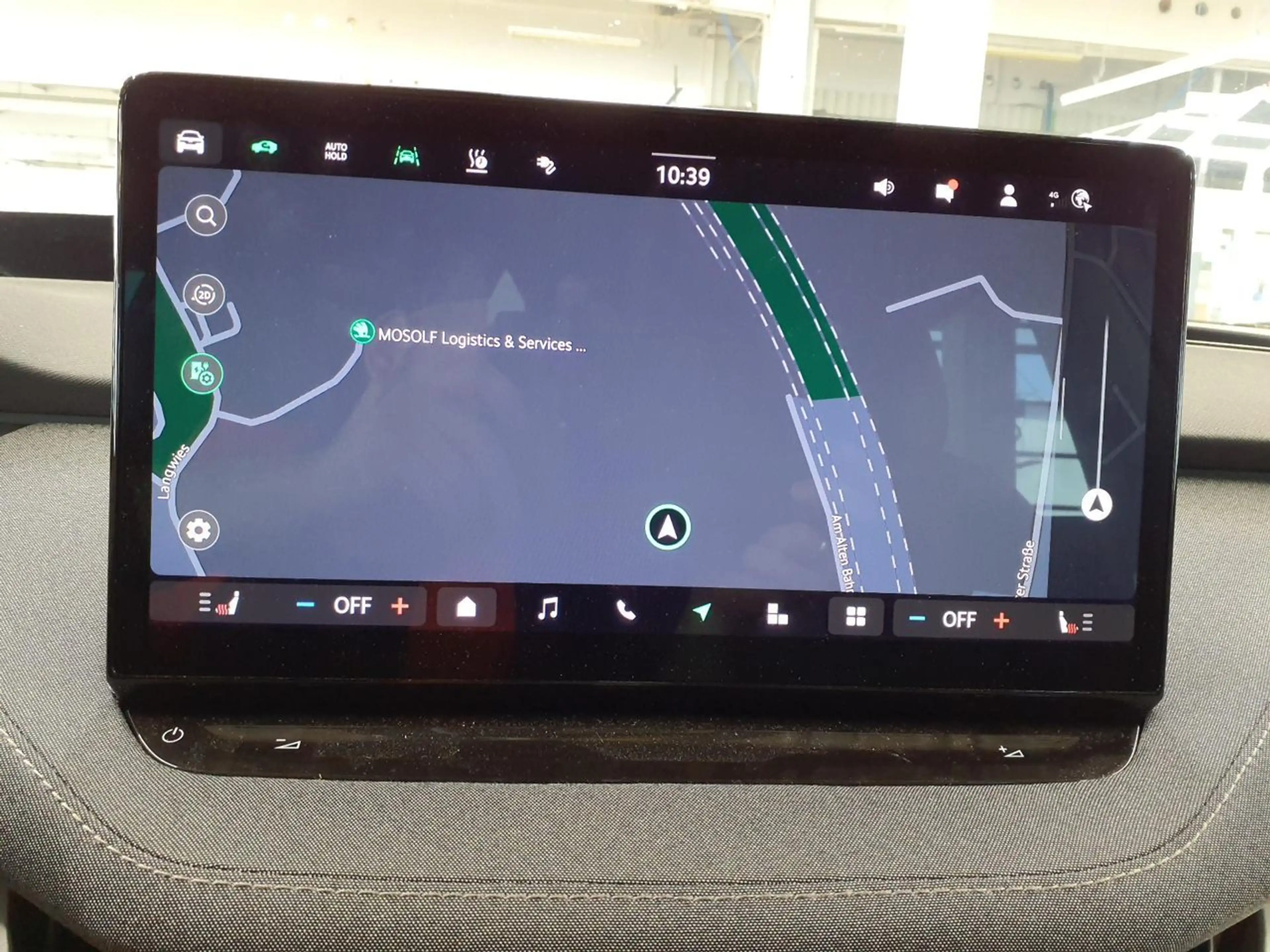 Skoda Enyaq 85 Advanced Pano Matrix HUD AHK AHK Pano — photo 6