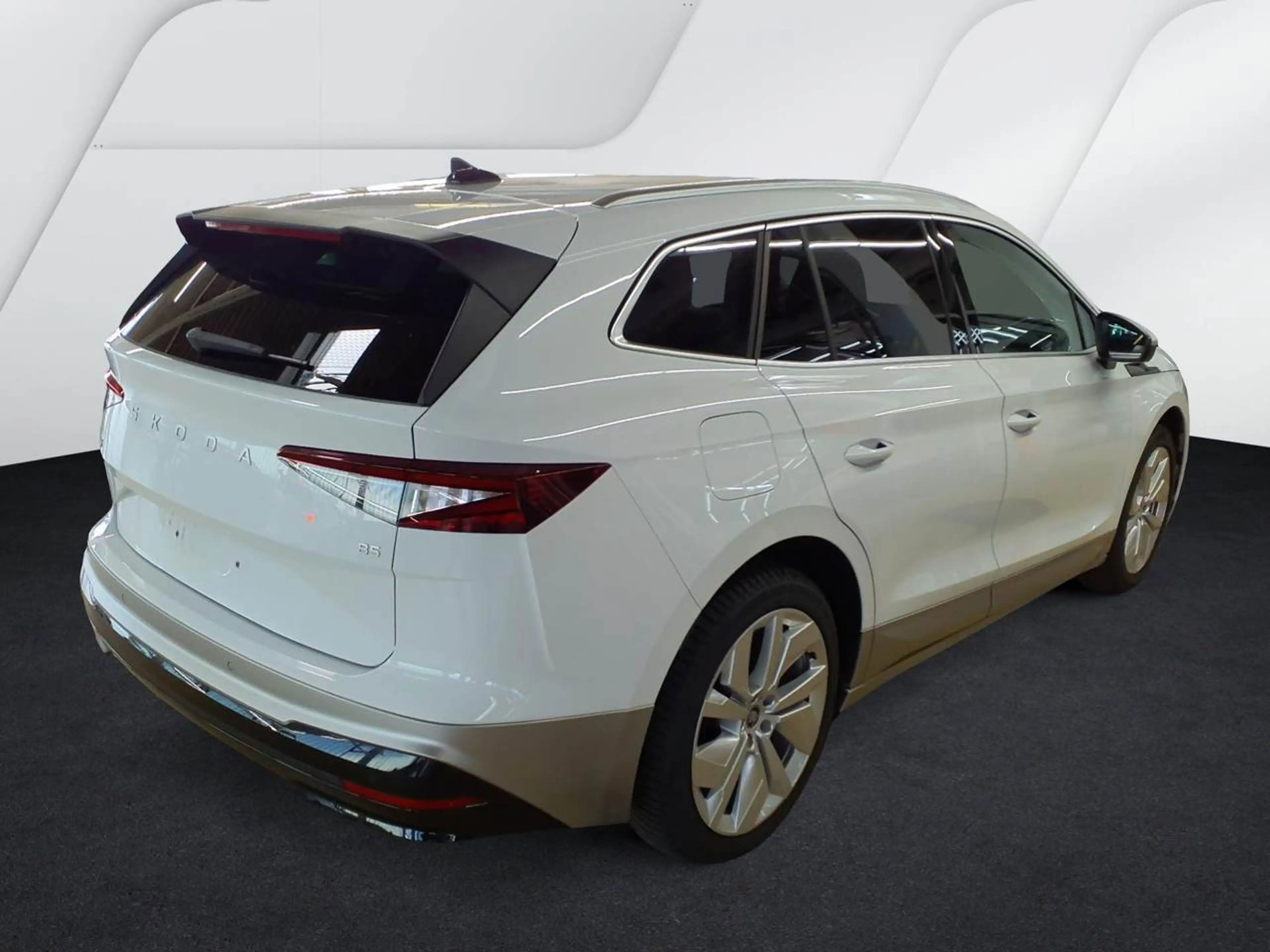 Skoda Enyaq 85 Advanced Pano Matrix HUD AHK AHK Pano — photo 3