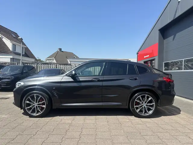 BMW X4 view 4