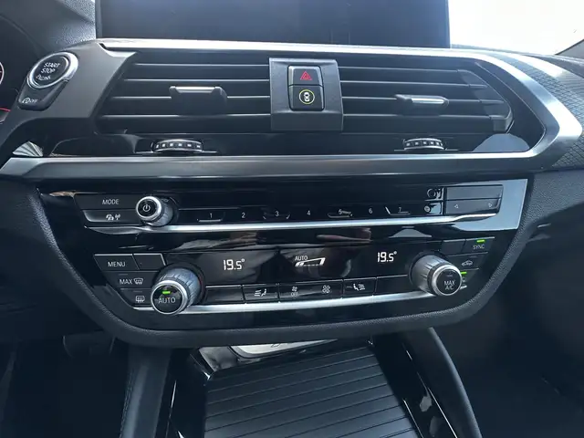 BMW X4 view 25