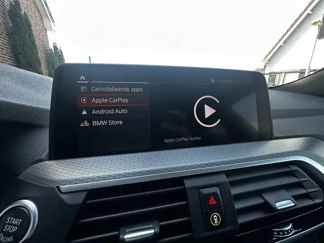 BMW X4 view 11