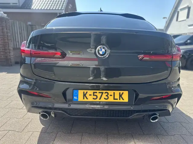 BMW X4 view 10
