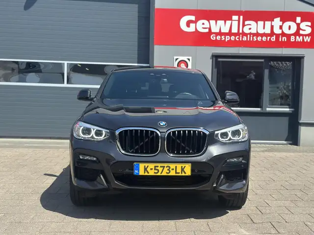 BMW X4 view 23