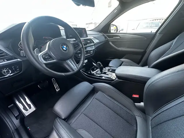 BMW X4 view 18