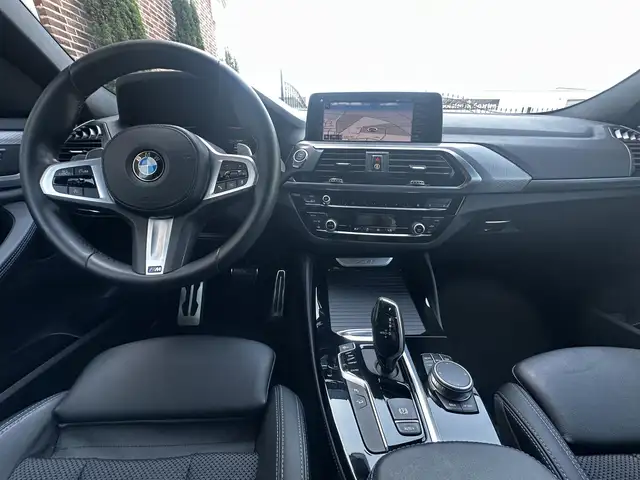 BMW X4 view 2