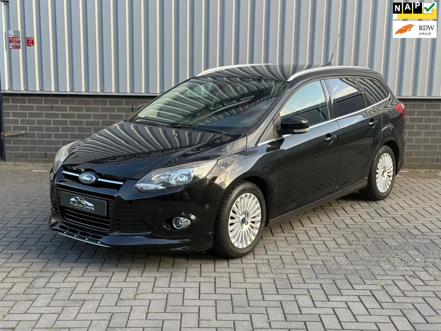 Ford Focus Wagon 1.6 EcoBoost Titanium ST uitvoering |Navi|Cr Black - 1