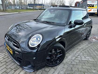 MINI Cooper C Mini 1.5 2024 John Cooper Works M SPORT PANO LEER