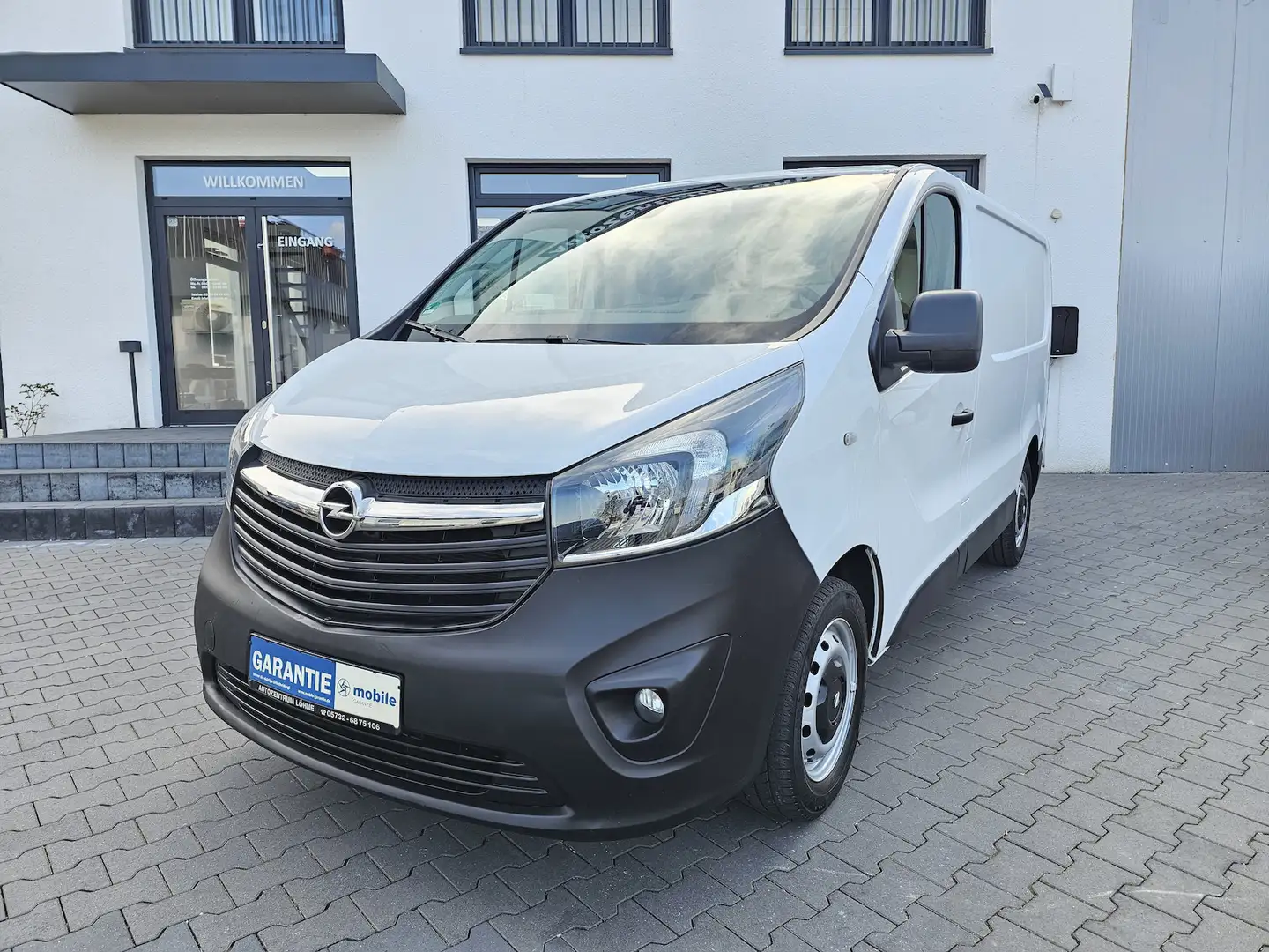 Opel Vivaro B L1H1 2,9t NAVI TEMPOMAT AUS 1.HAND Weiß - 1