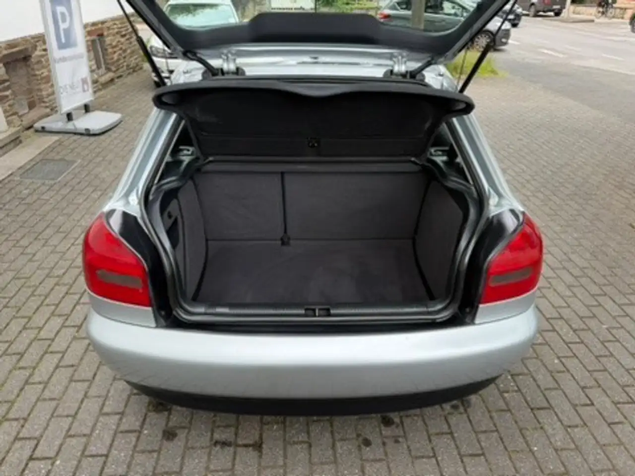 Audi A3 1.8 - Tüv-Asu NEU (06-2028) -, foto 7