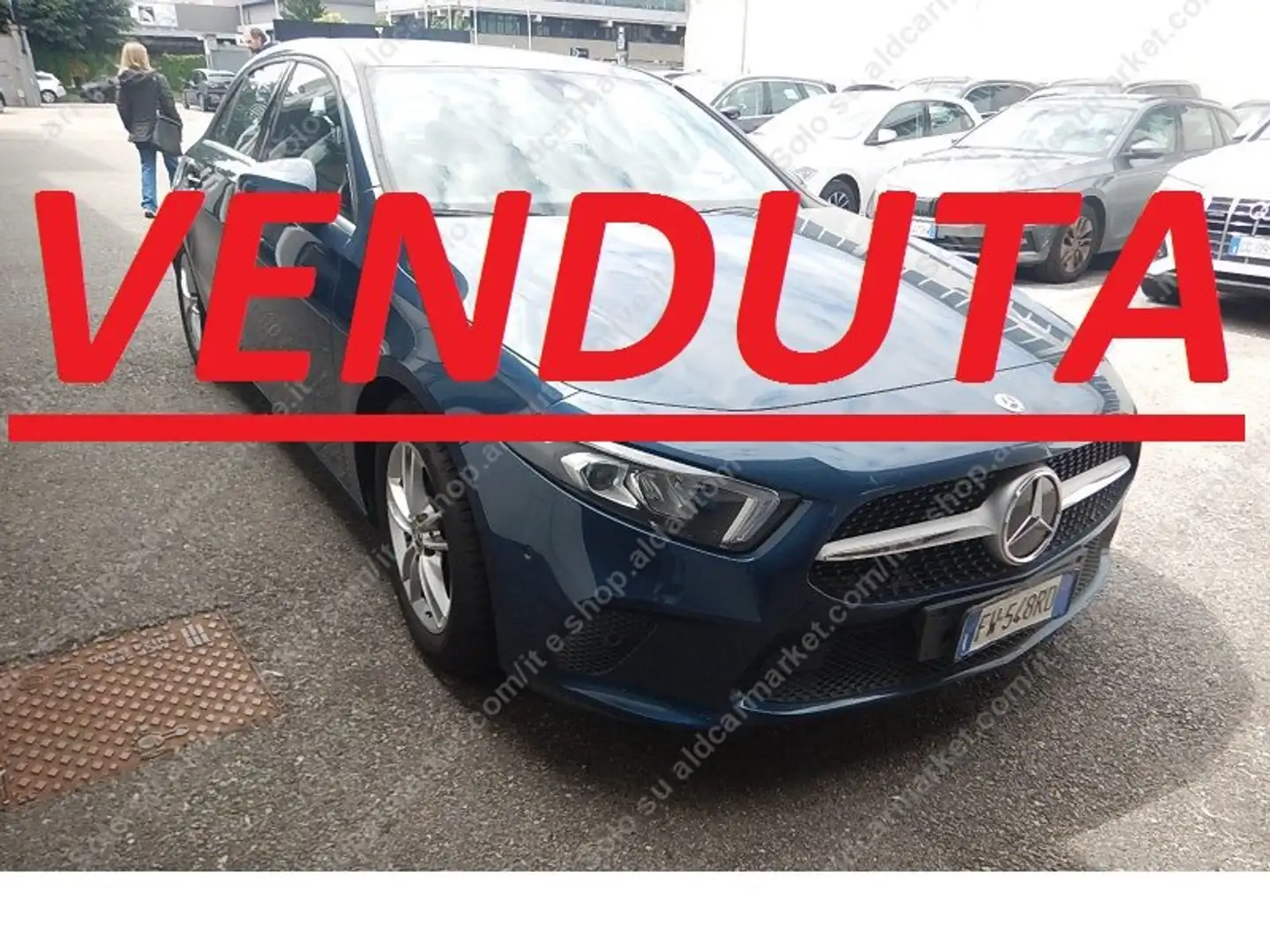 Mercedes-Benz A 180 d Business auto 116cv *49.000 Km* da VETRINA Bleu - 1
