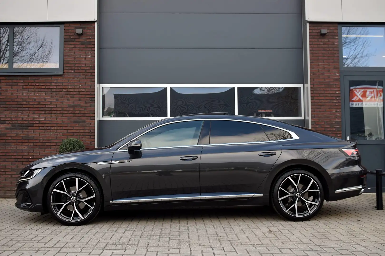 Volkswagen Arteon 2.0 TSI 190pk DSG R-Line Pano | Leer | H&K | 20" E Grigio - 2
