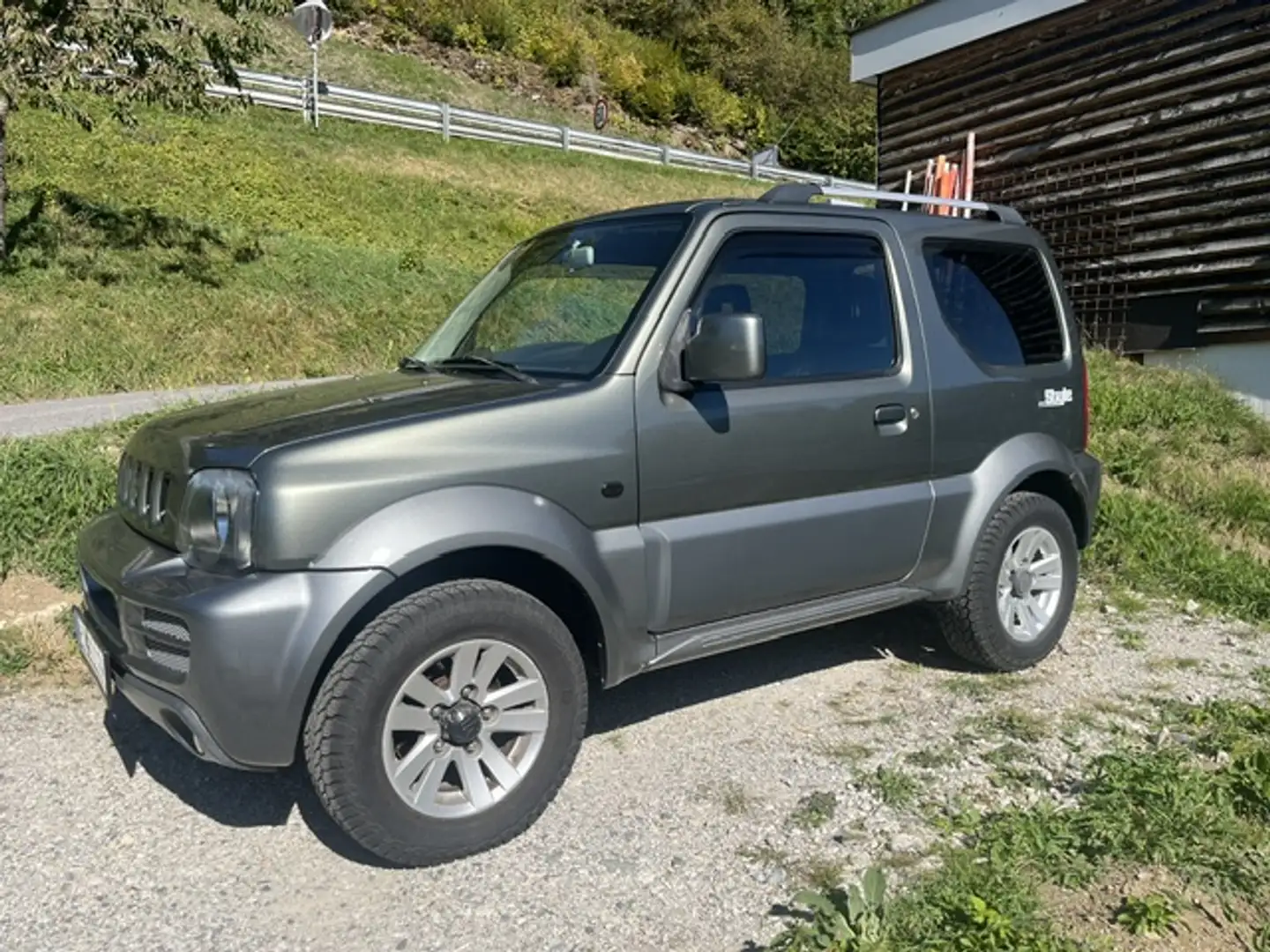 Suzuki Jimny Jimny 1,3 VX VX Grün - 1