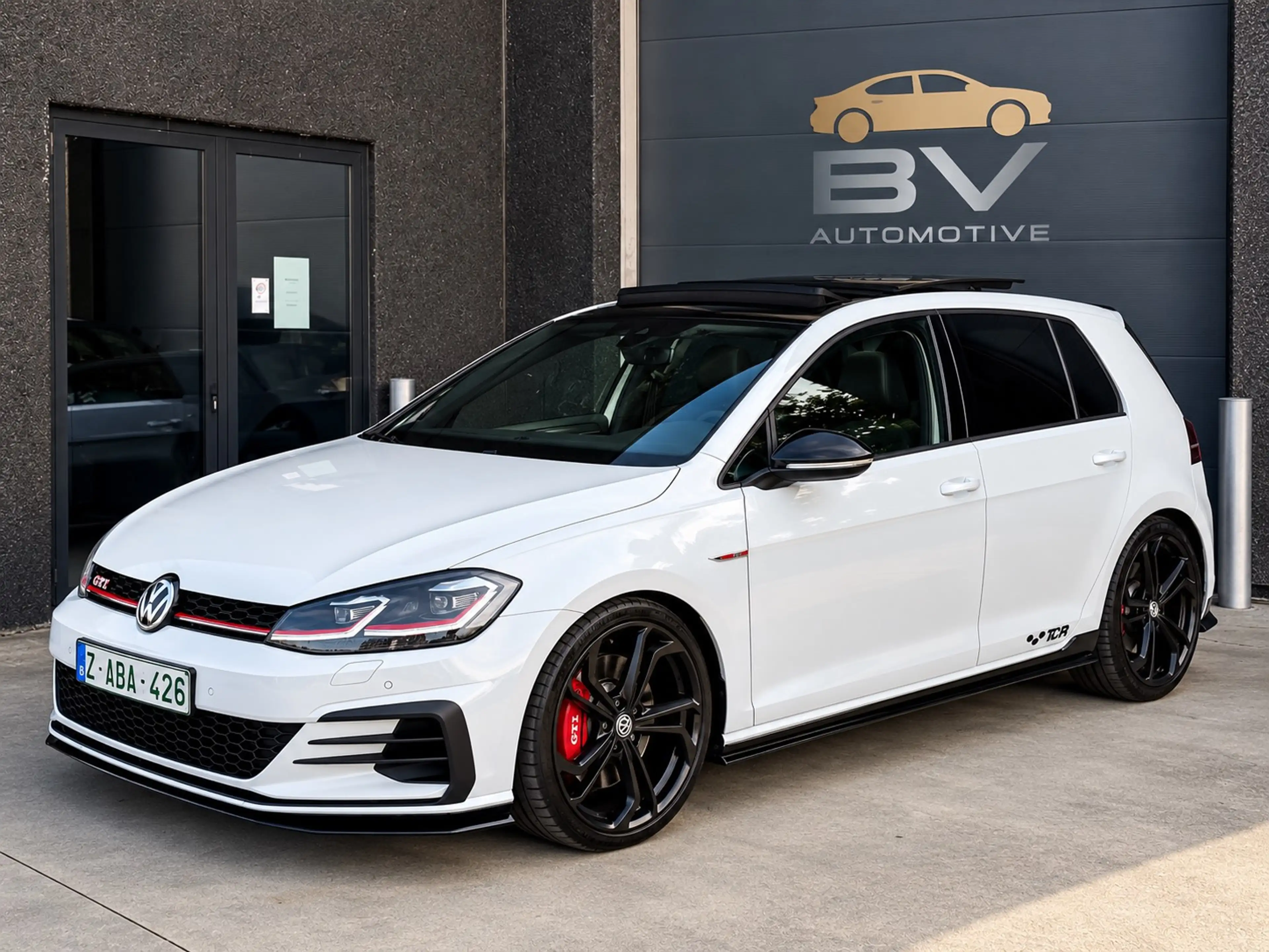 Volkswagen Golf GTI TCR - AKRA - DCC - PANO - KEYLESS - DYNAUDIO