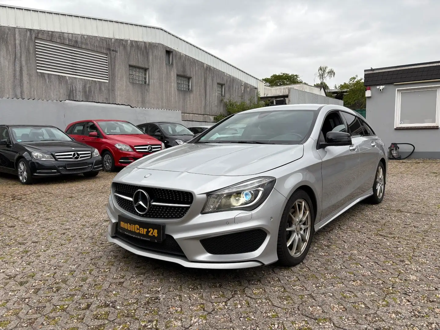 Mercedes-Benz CLA 200 Shooting Brake CLA 200 d AMG SPORT-PAKET Ezüst - 1