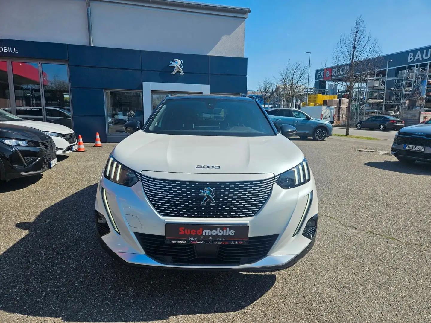 Peugeot 2008 Elektro GT Pack Weiß - 2
