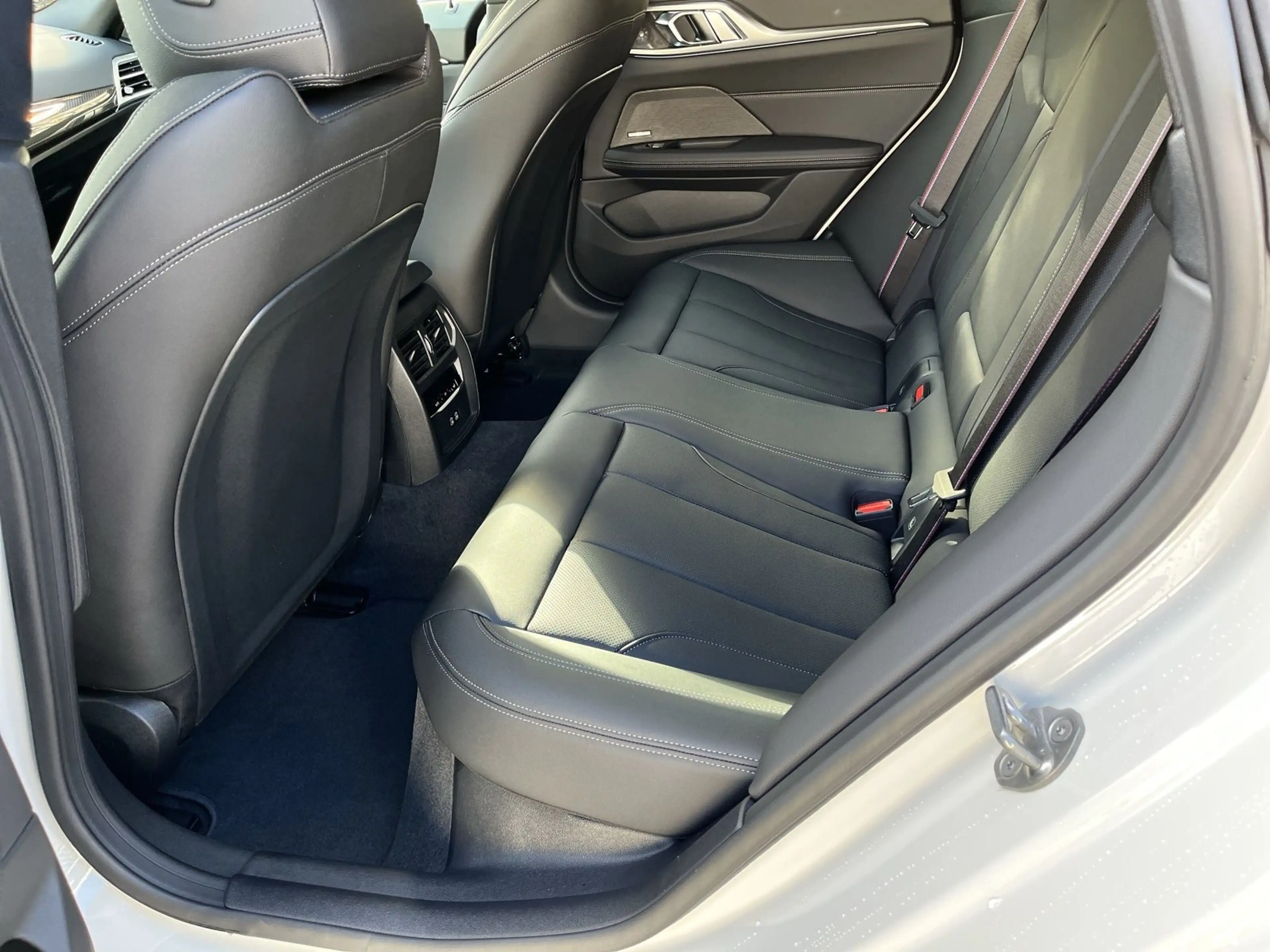 BMW i4 M60 xDrive UPE 86.850,- € Sportpaket Head-Up HK Hi — photo 12