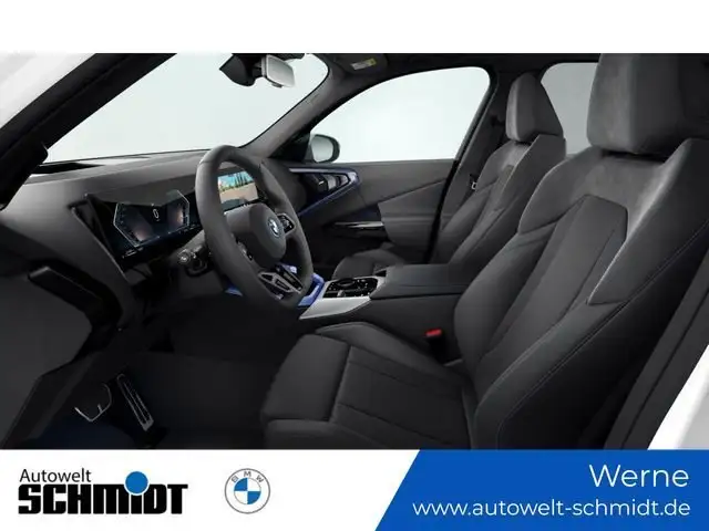 BMW X3 view 3