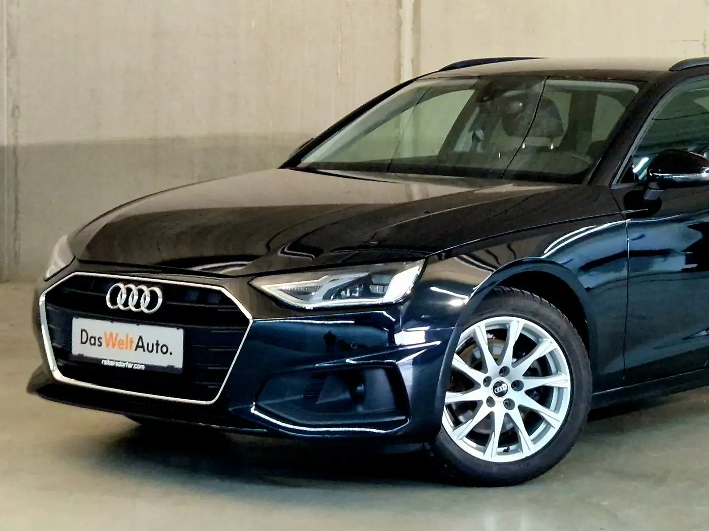 Audi A4 35 TFSI Schwarz - 2