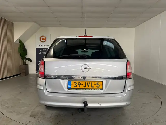 Opel Astra view 11