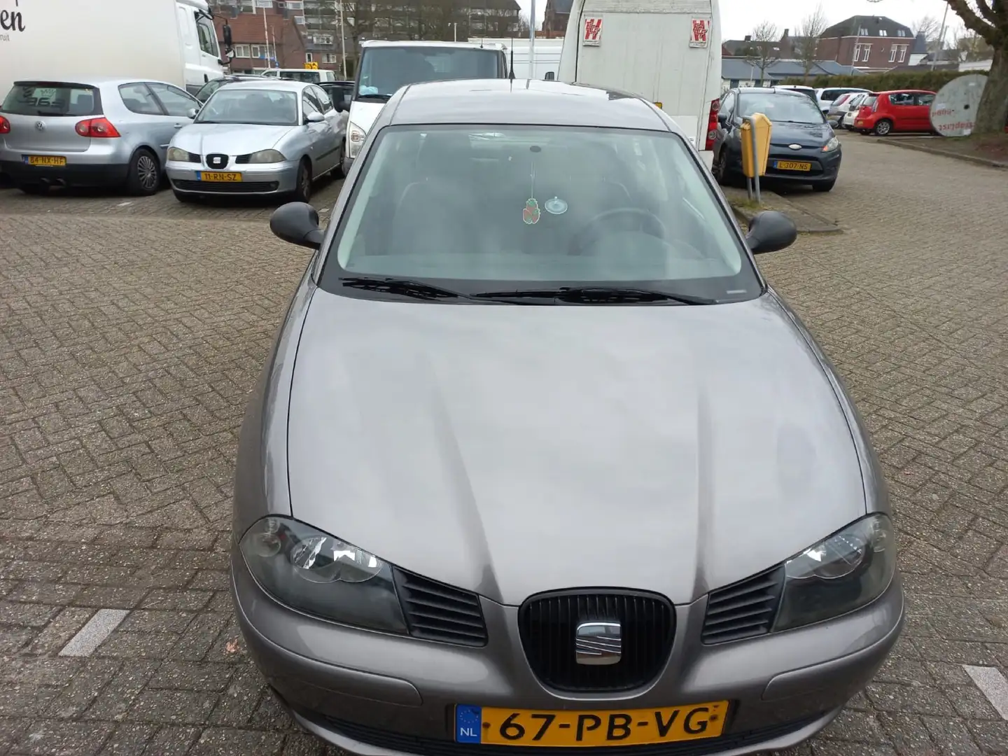 SEAT Ibiza 1.4i 16v 75 Signo - 1
