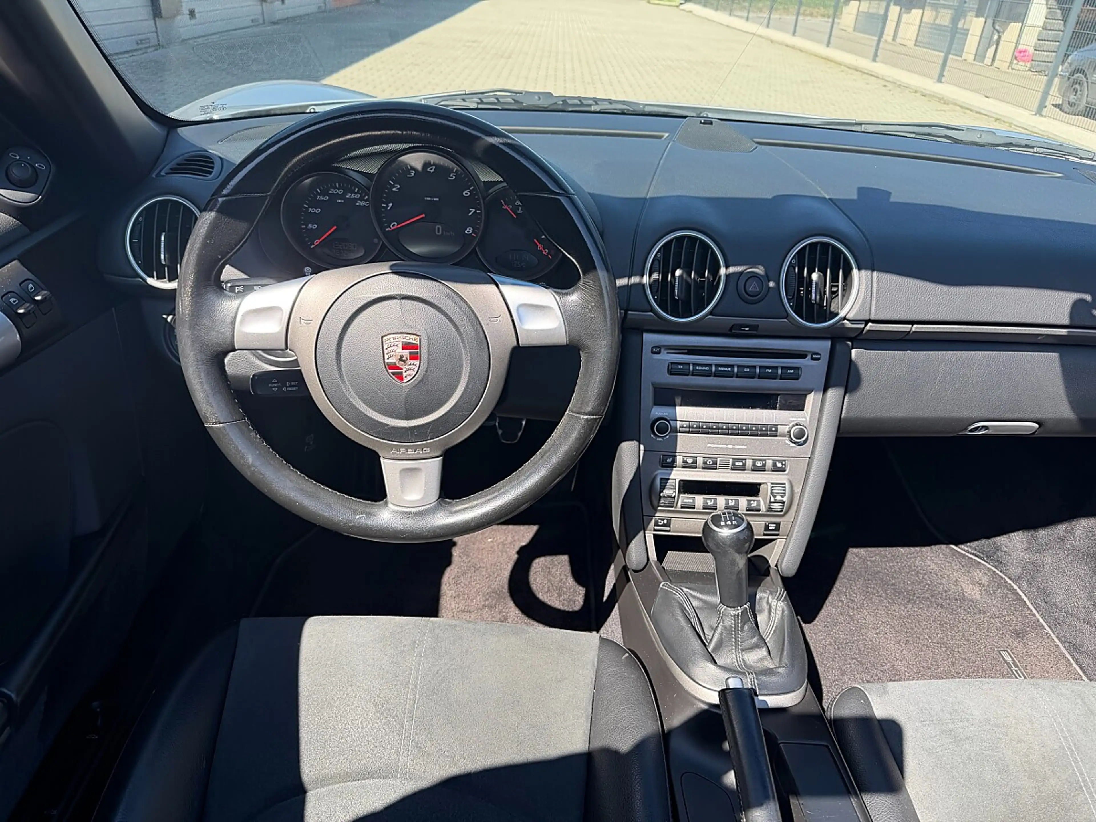 Porsche Boxster 2,7 — photo 12