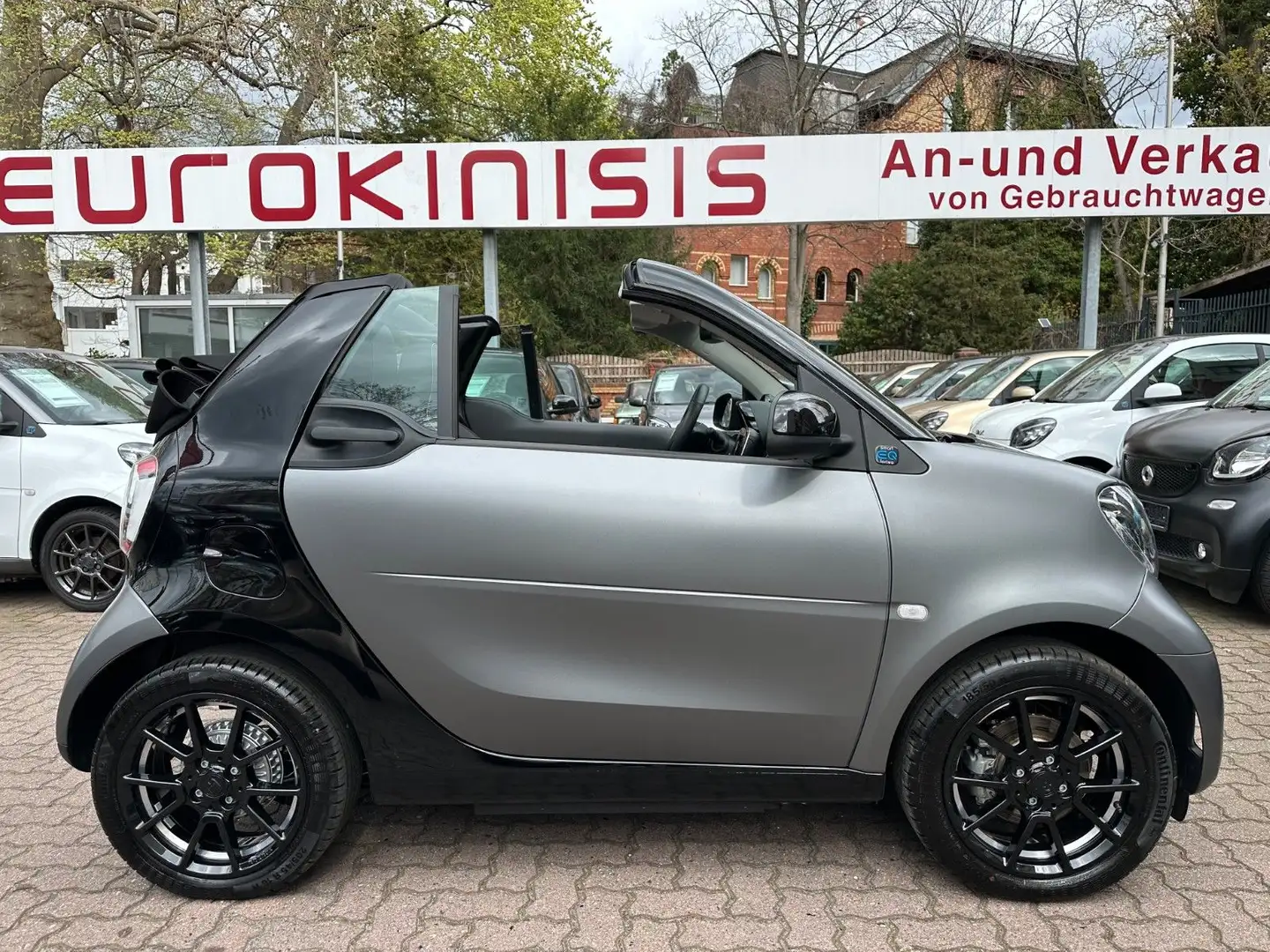 smart forTwo fortwo Cabrio EQ*EXCL*60kW*NAV*SHZ*JBL*KAM*22kW Negro - 1