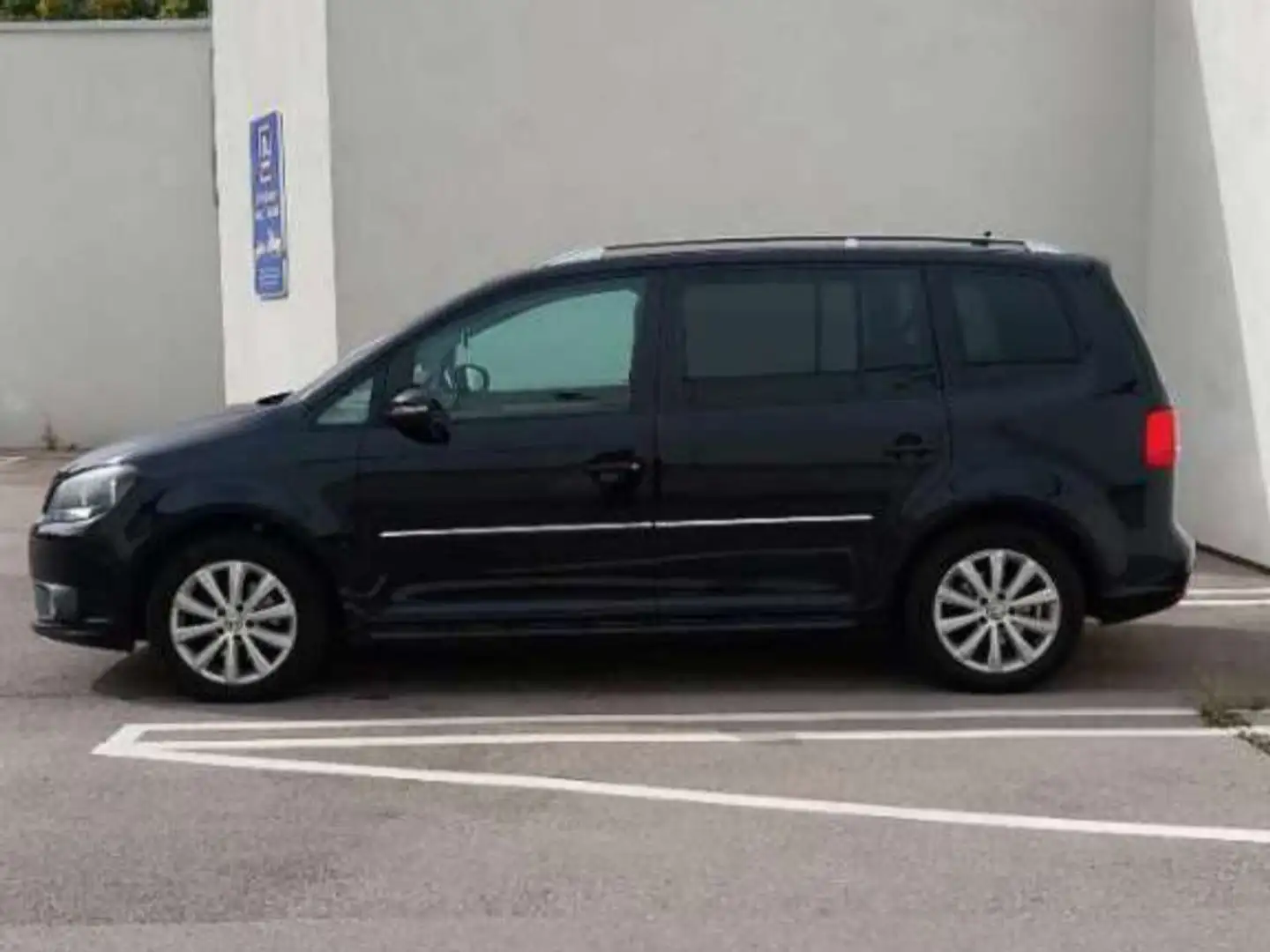 Volkswagen Touran Highline 1.6 TDI DSG *ÖAMTC-PICKERL* Schwarz - 1