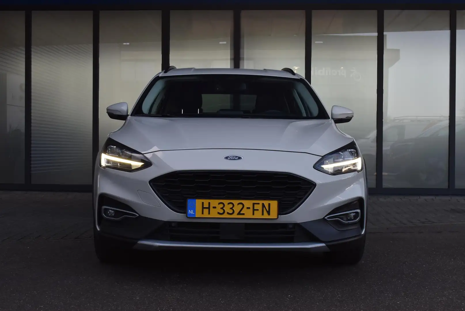 Ford Focus Wagon 1.5 EcoBoost Active Business | Unieke Kleur Weiß - 2