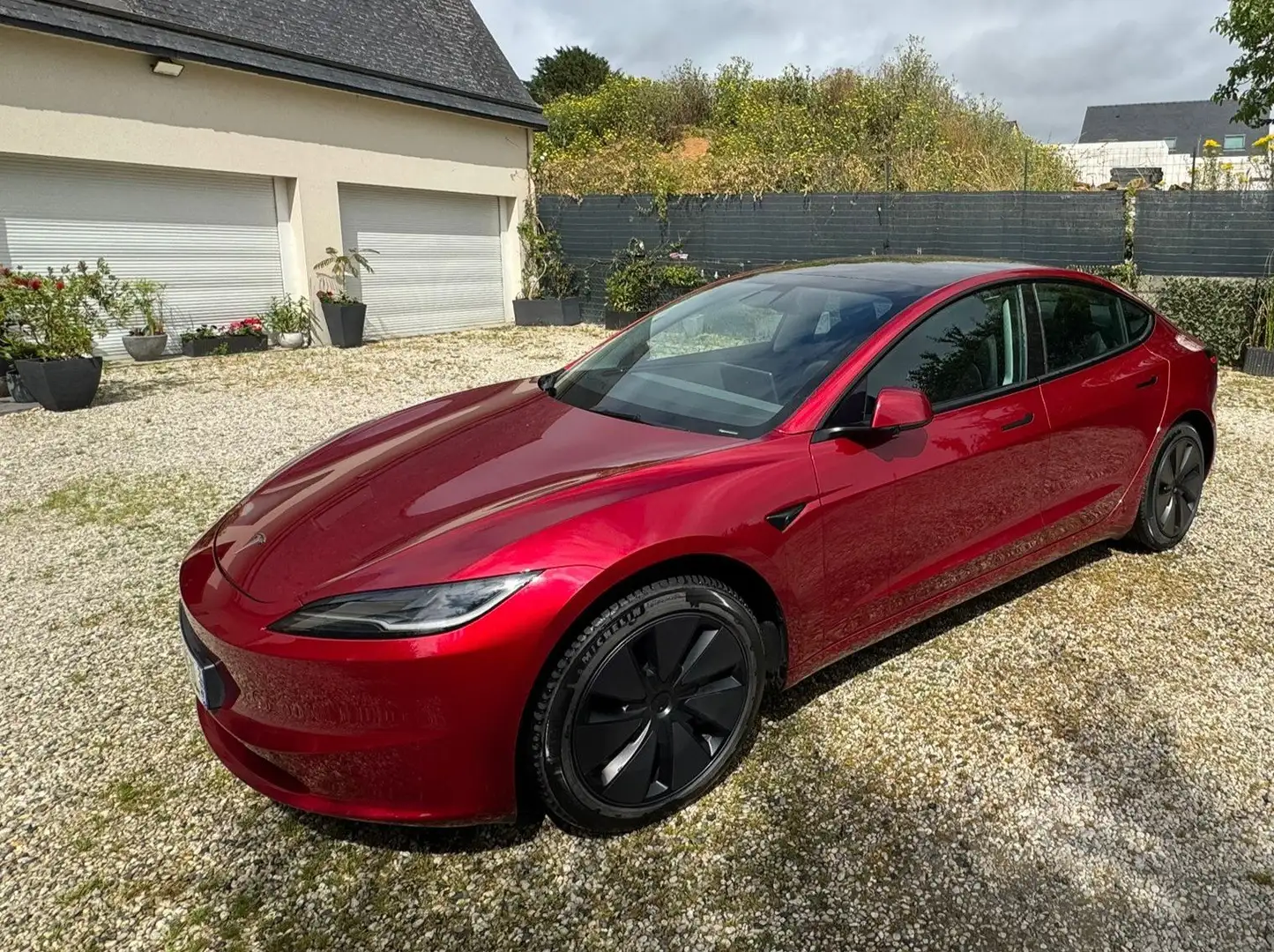 Tesla Model 3 Highland RWD Ultra Red Rood - 2