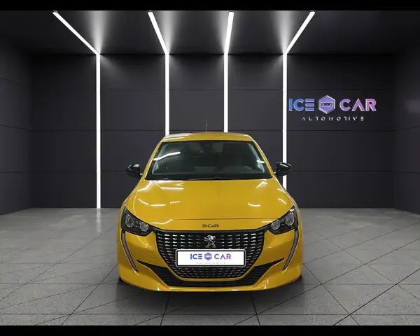 Peugeot 208 view 2