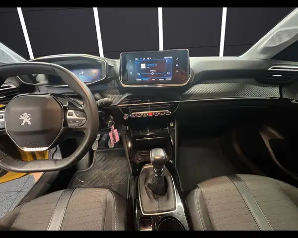 Peugeot 208 view 13