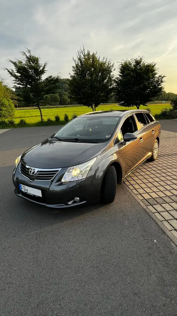 Toyota Avensis Combi 1.8 Executive - 2