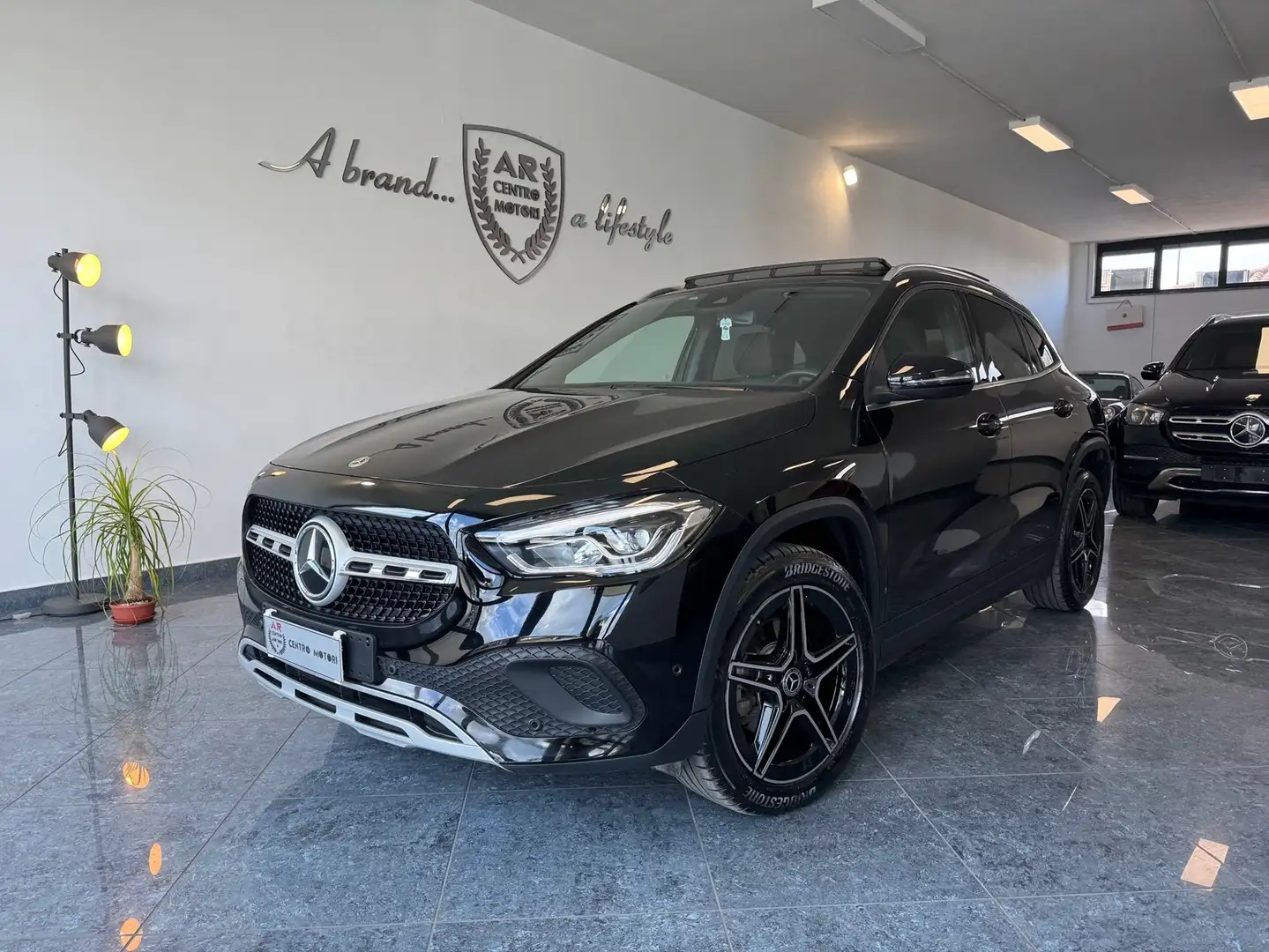 Mercedes-Benz GLA 180 d Sport Plus Tetto Ambient Light Cerchi 19 Amg Ful Nero - 1