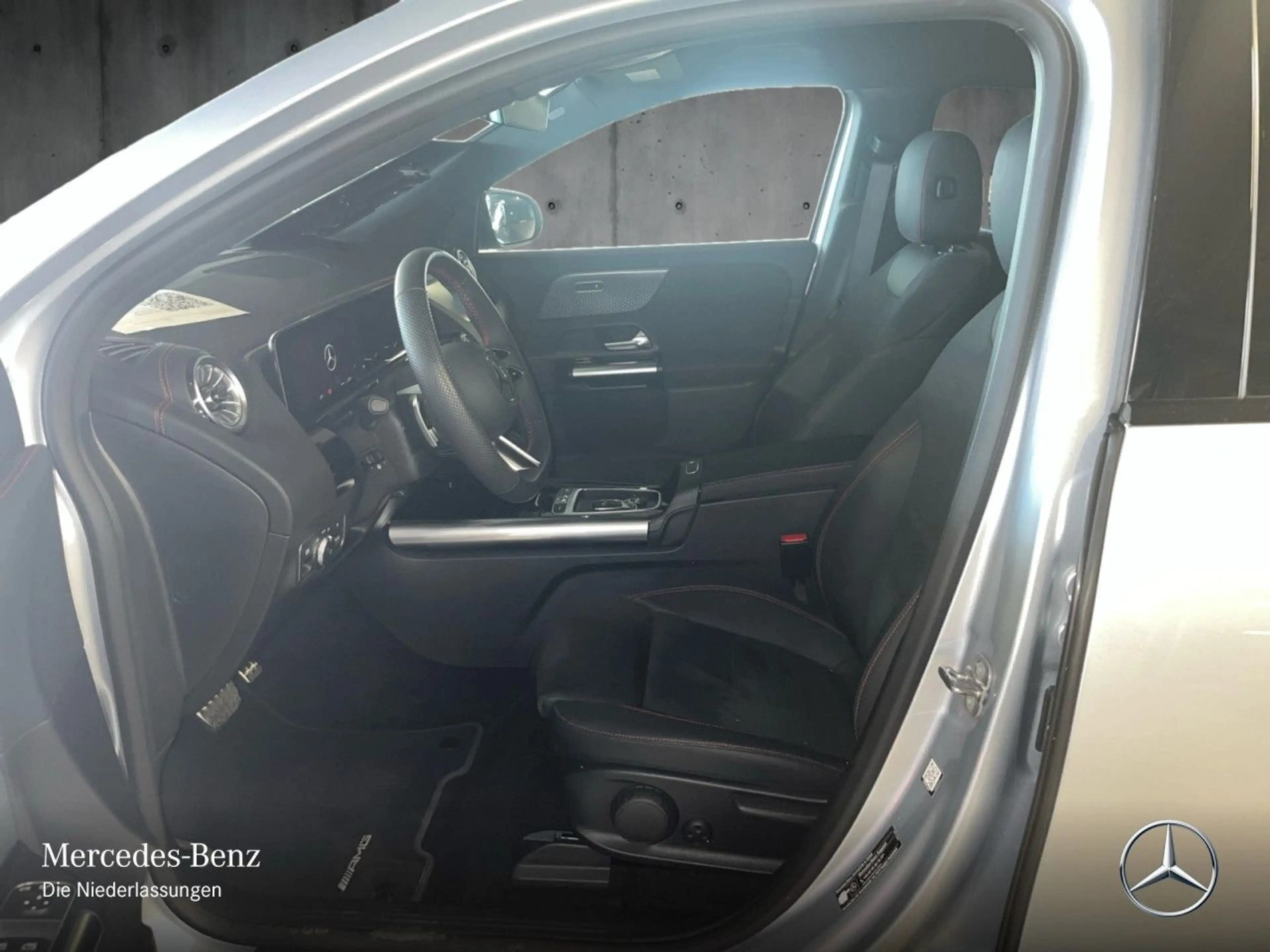 Mercedes-Benz EQA 300 4M AMG+NIGHT+ADVANCED+AHK+KAMERA+SPUR — photo 11
