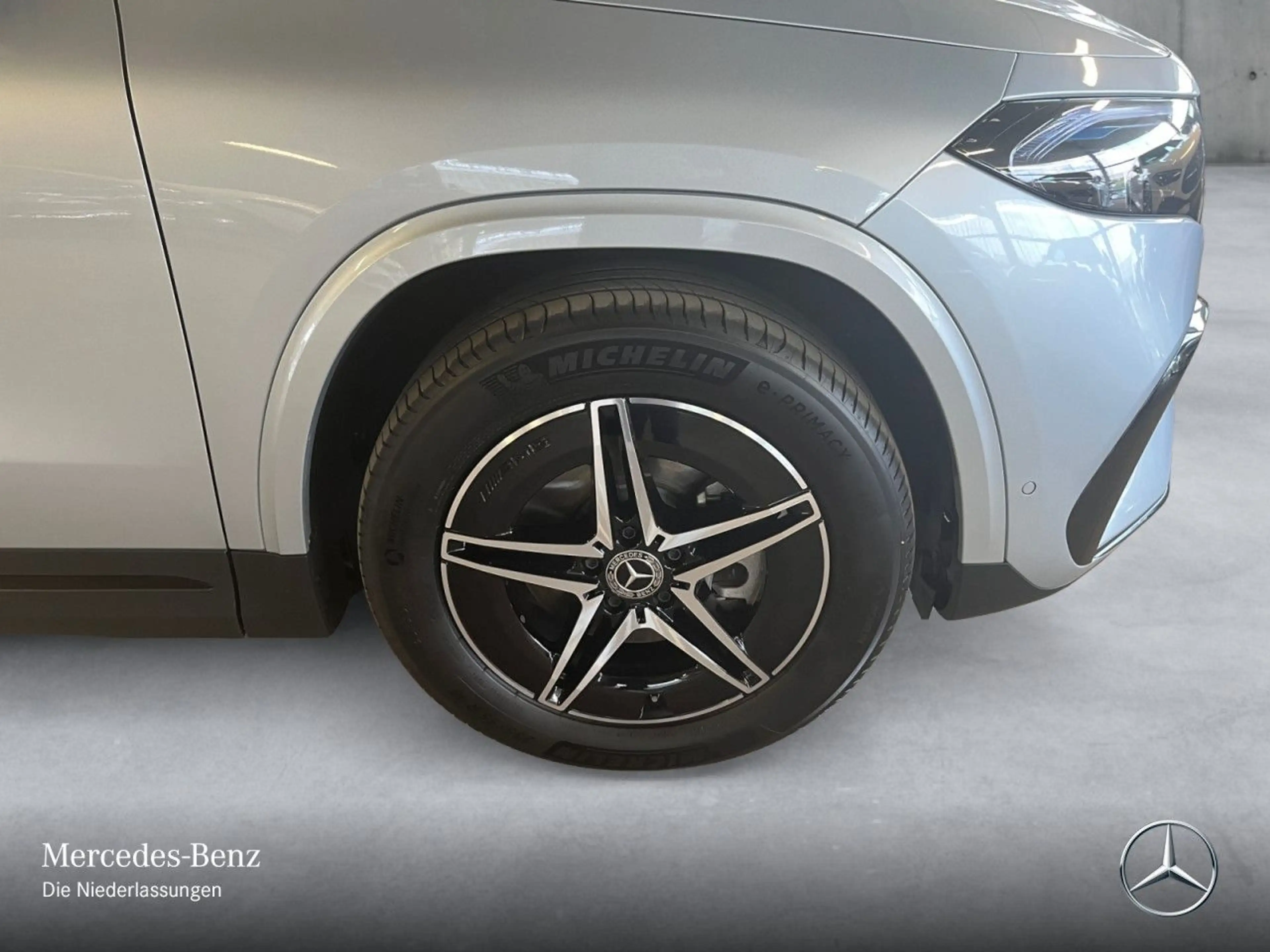 Mercedes-Benz EQA 300 4M AMG+NIGHT+ADVANCED+AHK+KAMERA+SPUR — photo 6