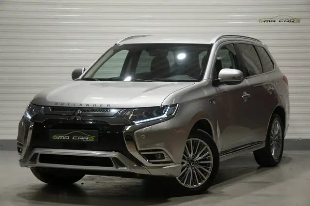 Mitsubishi Outlander Outlander PHEV 2.4i 4WD Intense SDA-Btw-Navi-Cam-Keyless-CruiseC-Airco-Garantie