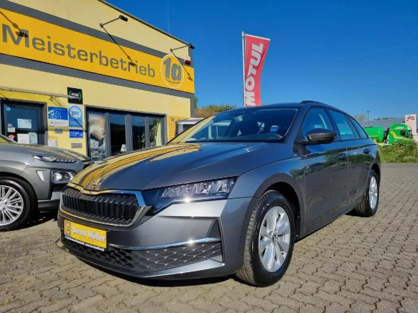 Skoda Octavia 1.5 TSI mHEV DSG SELECTION 5 J. Garantie Grijs - 2