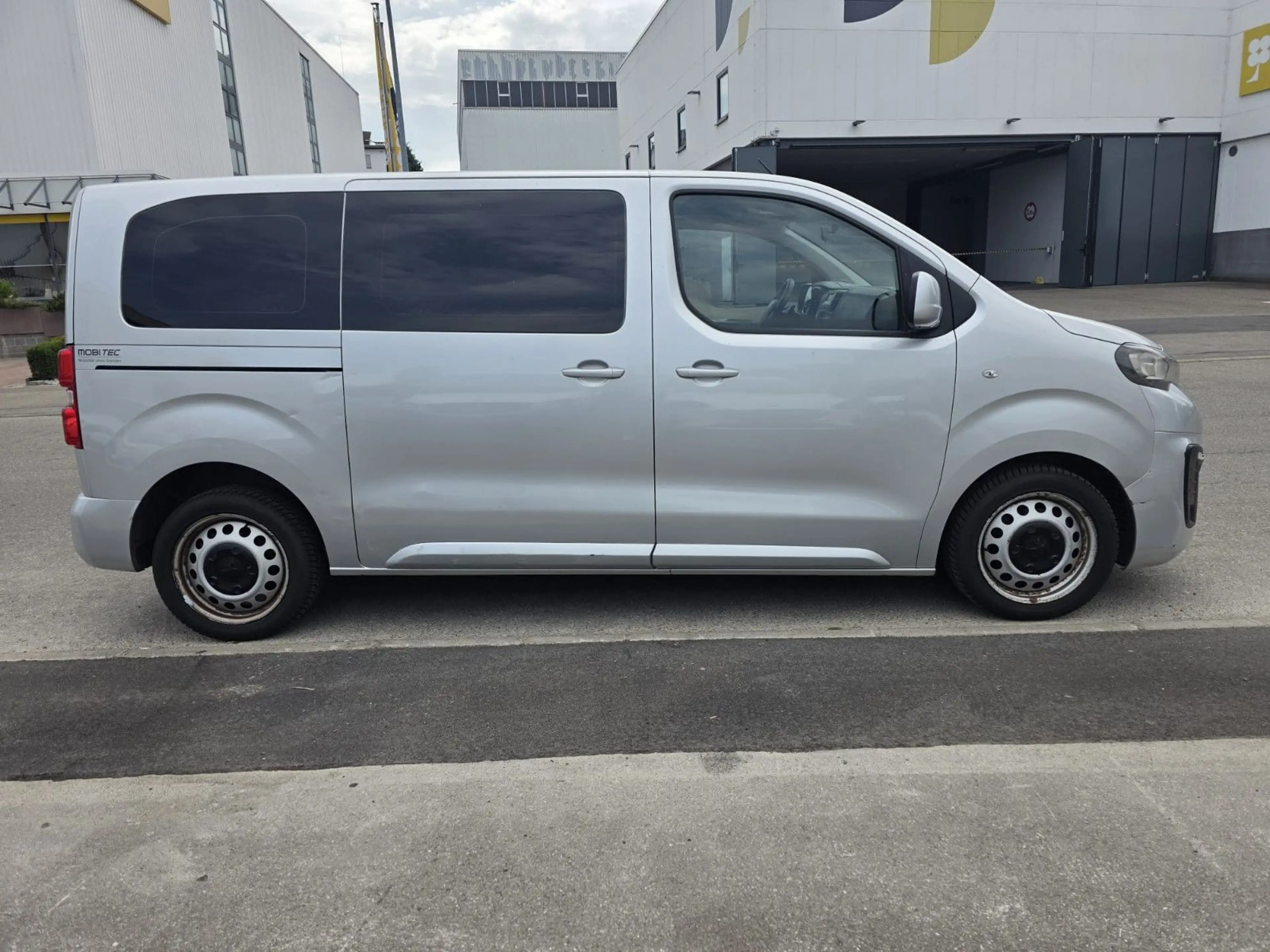 Peugeot Expert Kombi L2 Rollstuhlrampe — photo 8