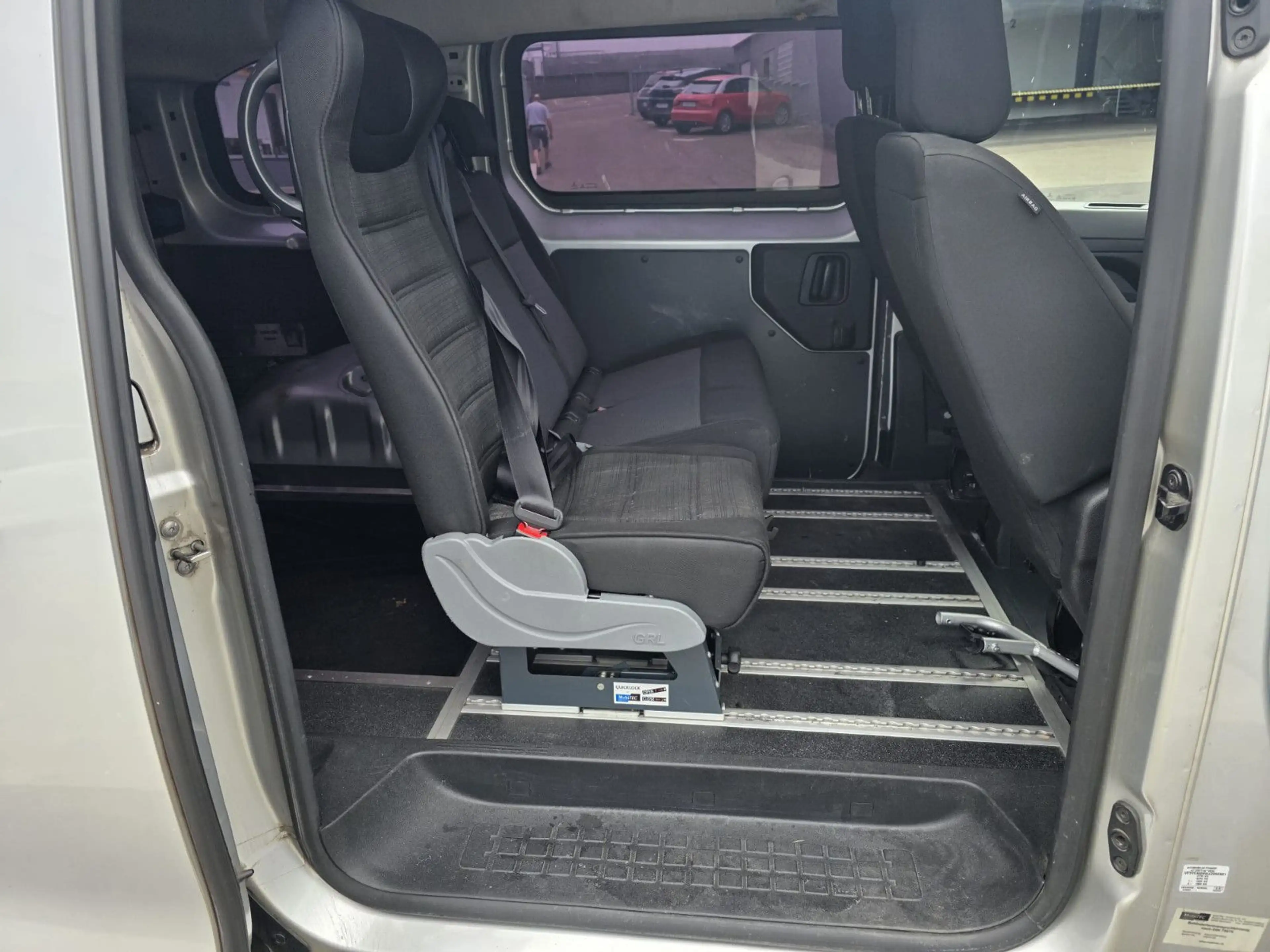 Peugeot Expert Kombi L2 Rollstuhlrampe — photo 13