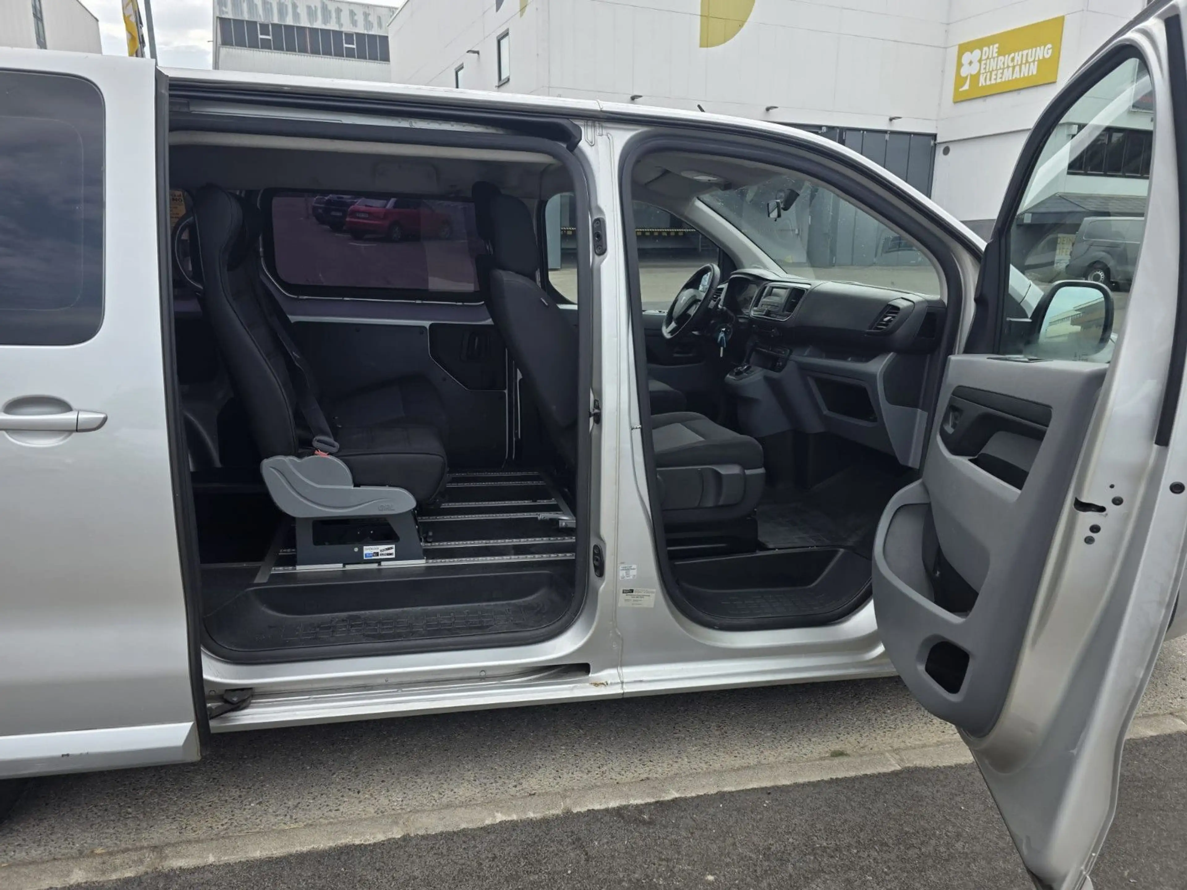 Peugeot Expert Kombi L2 Rollstuhlrampe — photo 14