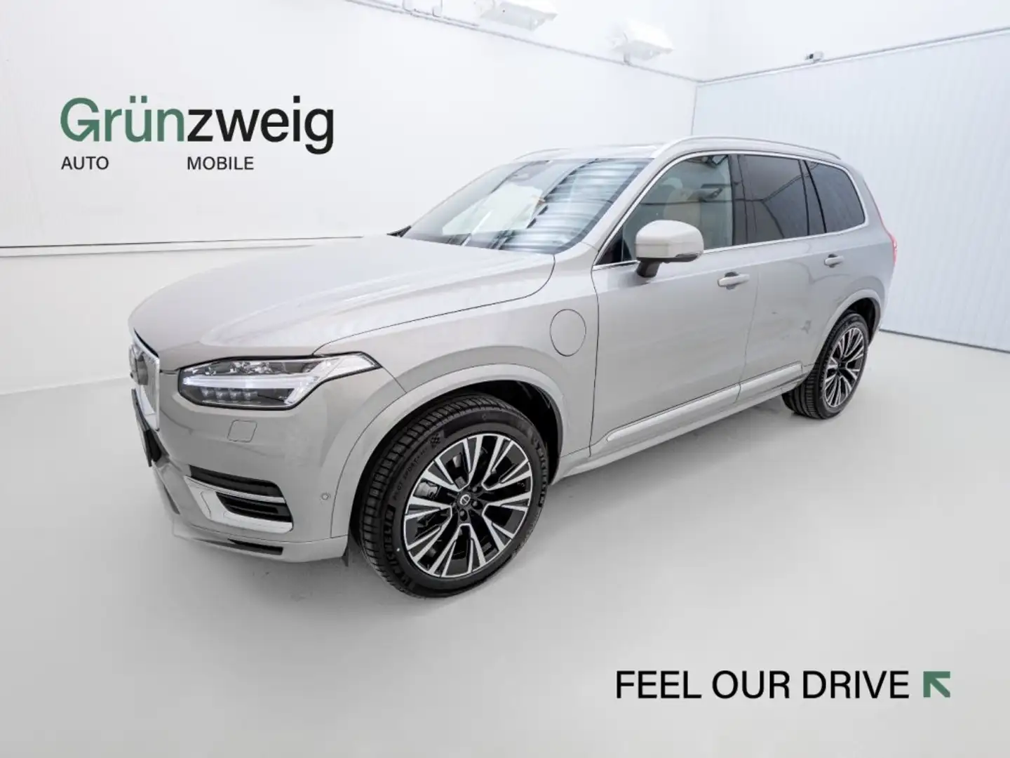 Volvo XC90 Ultra, T8 AWD Plug-in Hybrid, Elektrisch/Benzin, Bright, 7 S Zilver - 1