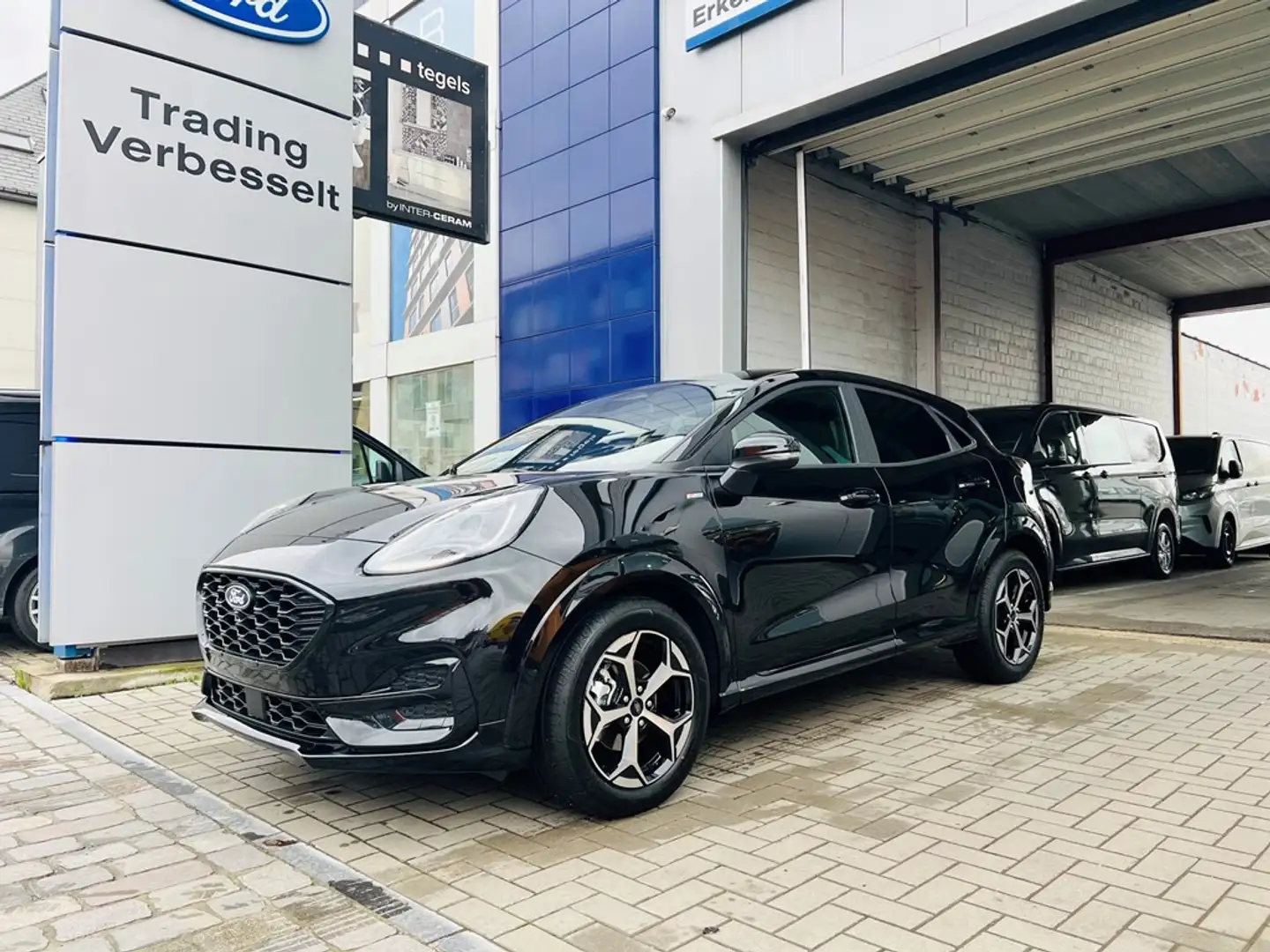 Ford Puma 1.0 Mhev / ST Line / Winter + Comfort Pack / Camer Zwart - 1