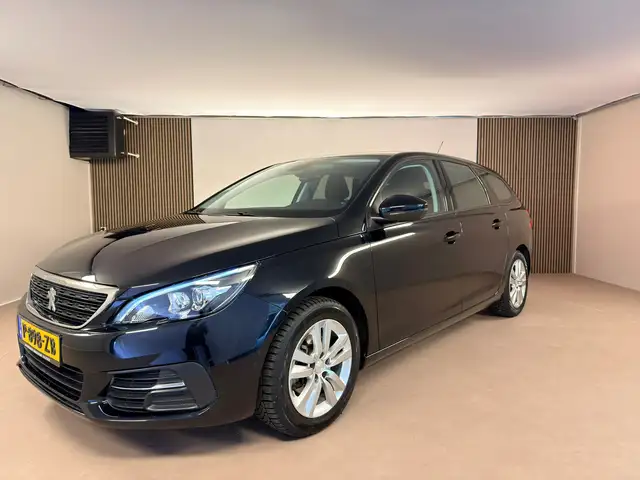 Peugeot 308 SW 1.2 PureTech Active Trekhaak, All Season banden