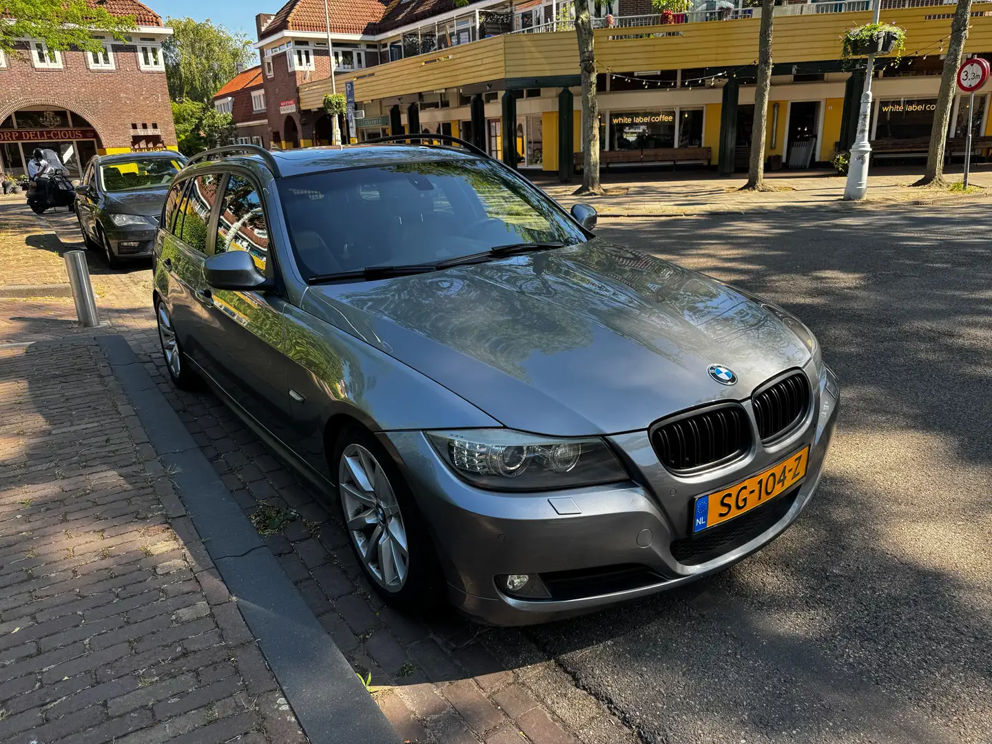 BMW 320 320i Grijs - 1