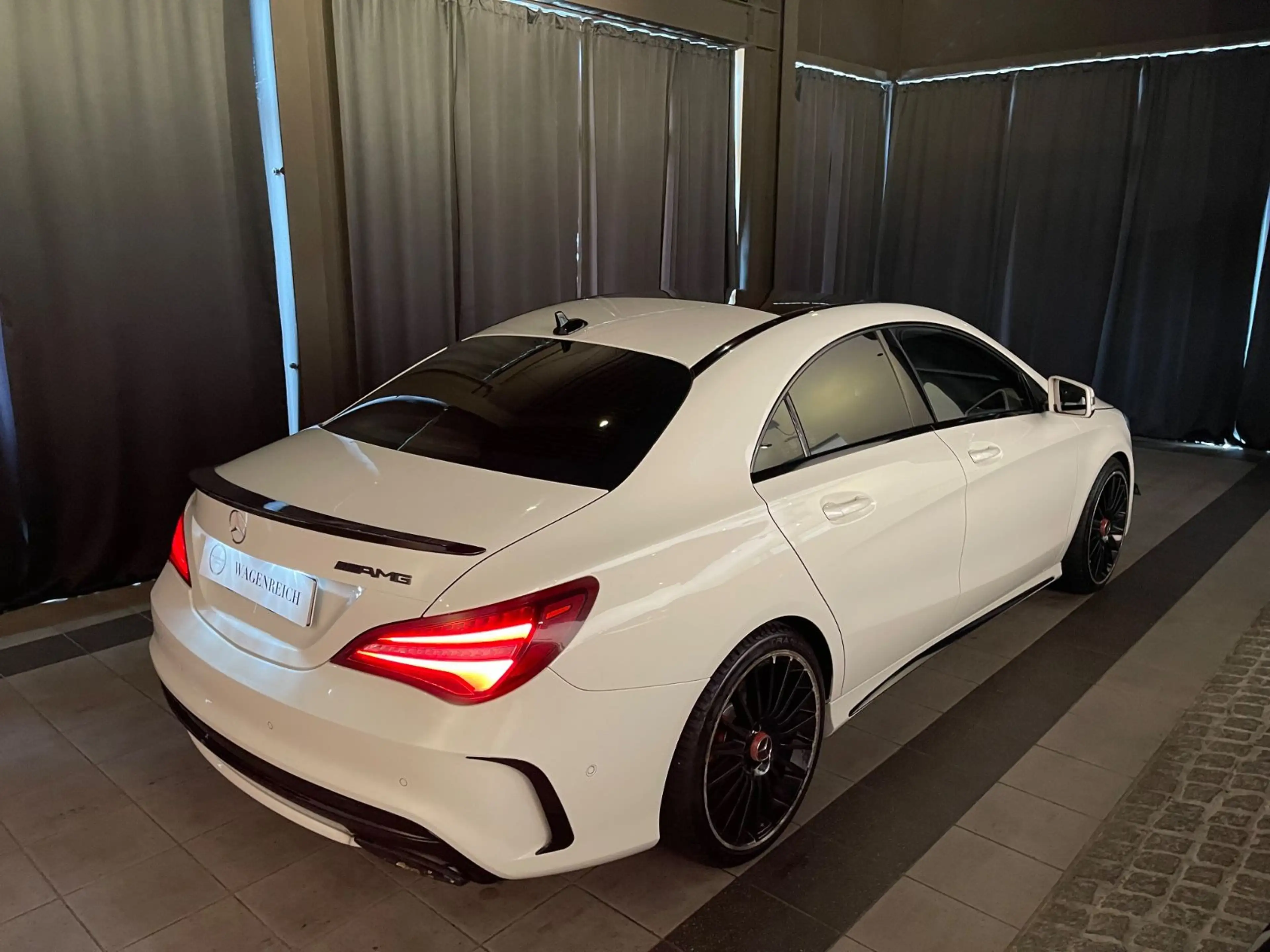 Mercedes-Benz CLA 180 AMG "45 AMG Optik" Pano — photo 15