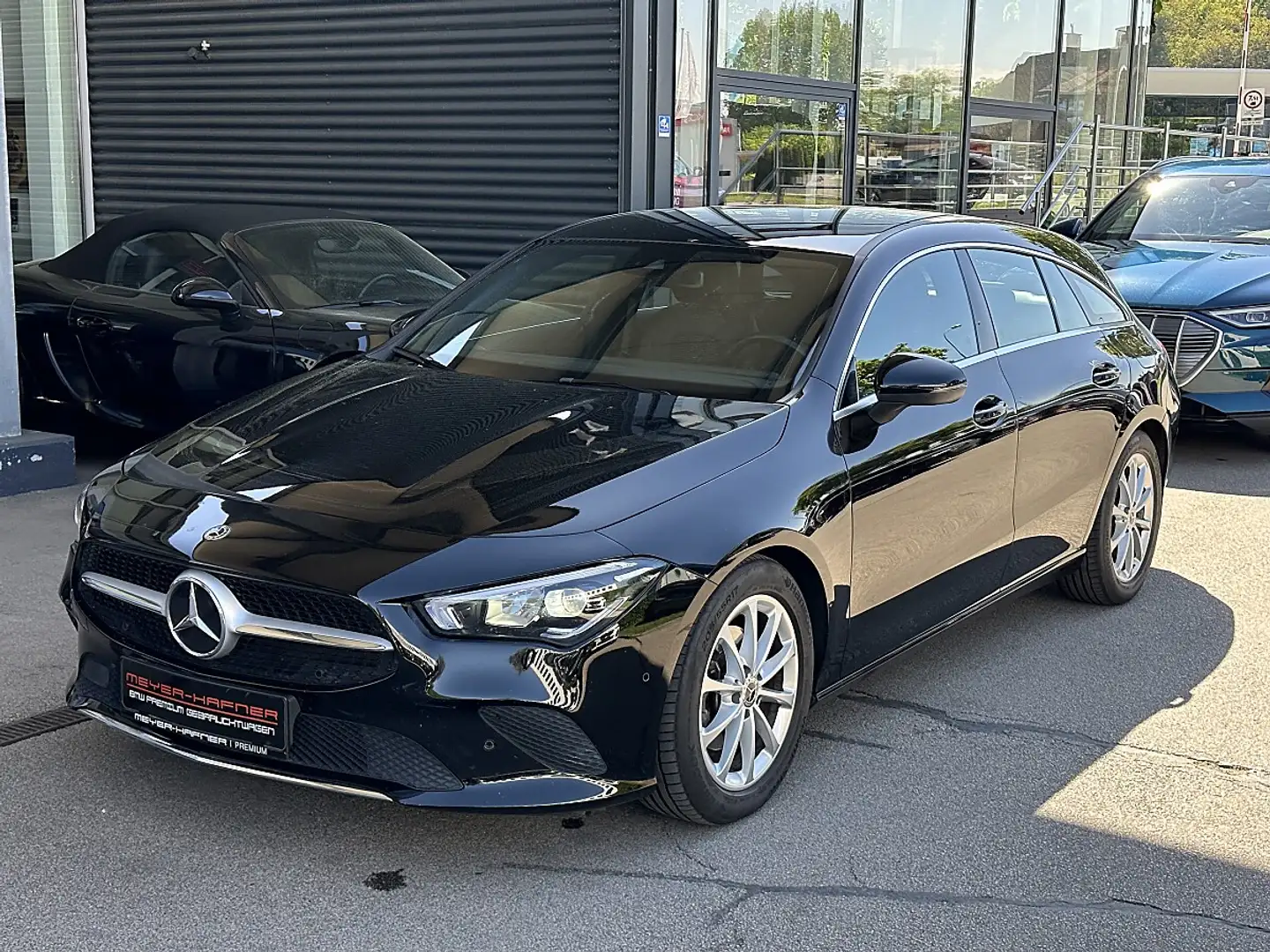 Mercedes-Benz CLA 180 d Shooting Brake / AHK / RFK / SZH Schwarz - 1